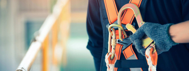 Addetti ai lavori in quota: formazione e addestramento per DPI di III categoria